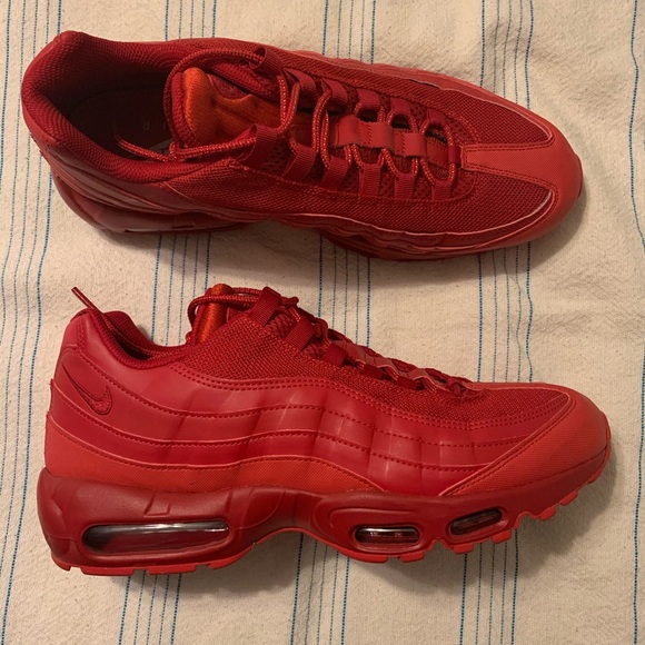 triple red air max 95